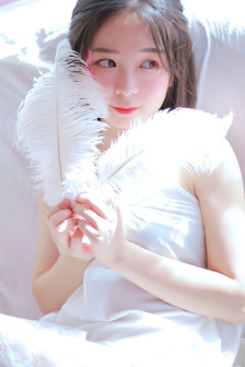 撞击麻麻白嫩的屁股